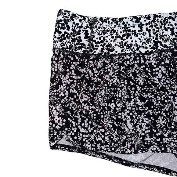 Lululemon Run Times Athletic Short II 4" / Chirasu Black Alpine White Sz 10 - Picture 7 of 10